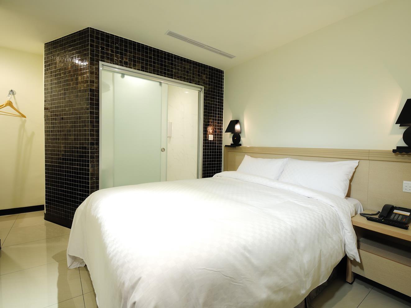 Bravo Hotel Taichung Exterior foto