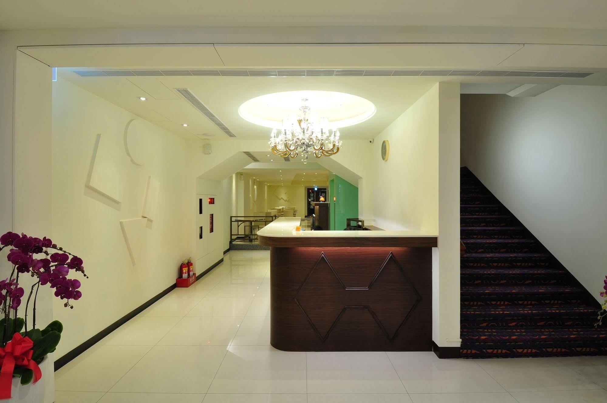 Bravo Hotel Taichung Exterior foto